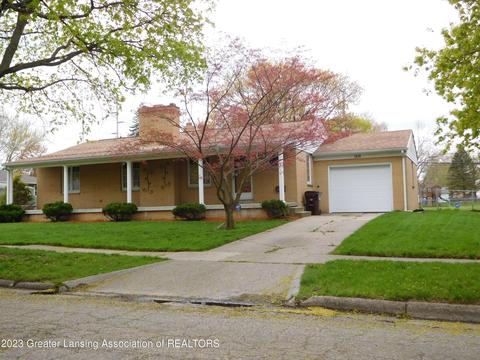 1315 Briarwood Dr, Lansing, MI 48917