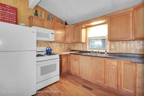 16793 N Cedar St, Lansing, MI 48906 photo 11