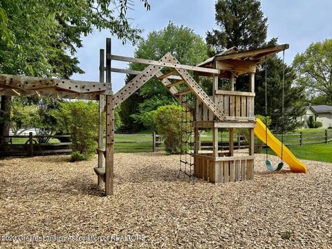 1125 E Twinbrook Dr, Dewitt, MI 48820 photo 19
