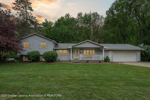 3108 S Chester Rd, Charlotte, MI 48813
