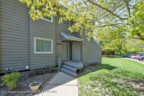 5459 Wild Oak Dr, East Lansing, MI 48823