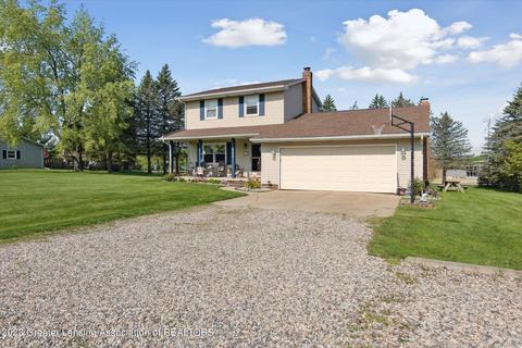 420 Viking View Dr, Potterville, MI 48876