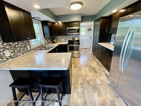 11481 Chandler Rd, Dewitt, MI 48820 photo 3
