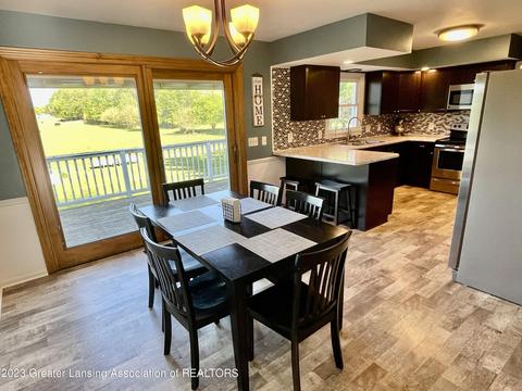 11481 Chandler Rd, Dewitt, MI 48820 photo 4
