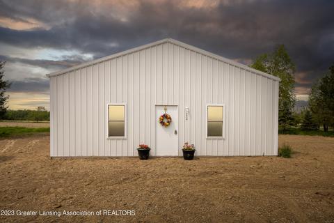 3810 Leland Rd, Laingsburg, MI 48848
