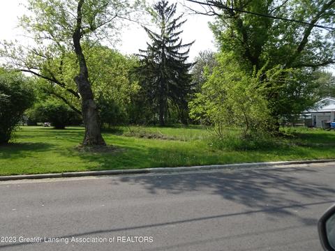 4702 Hughes Rd, Lansing, MI 48910