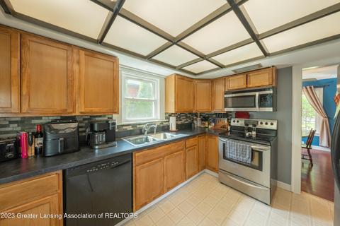 206 E Main St, Dewitt, MI 48820 photo 9