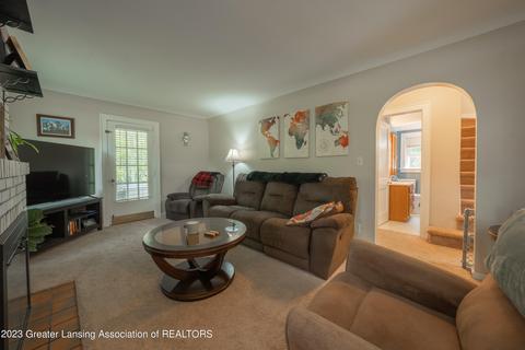 206 E Main St, Dewitt, MI 48820 photo 4
