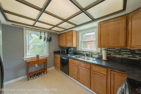 206 E Main St, Dewitt, MI 48820 photo 12