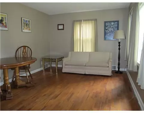 710 Morris Ave, Lansing, MI 48917 photo 2
