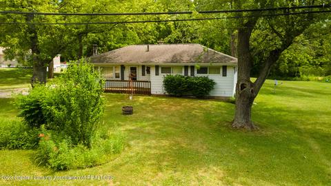 2552 College Rd, Holt, MI 48842