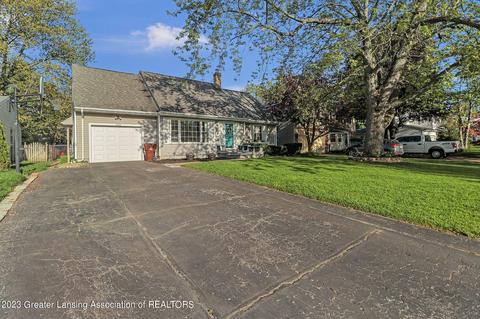 1252 Chester Rd, Lansing, MI 48912