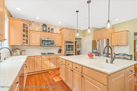 5593 Wild Iris Ln, Haslett, MI 48840 photo 11
