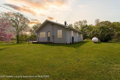 4180 Long Hwy, Eaton Rapids, MI 48827