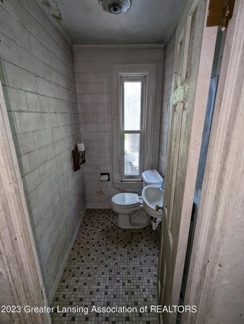 3231 Cedarbrook Ave, Lansing, MI 48910 photo 11