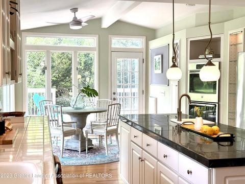 4427 Barton Rd, Lansing, MI 48917