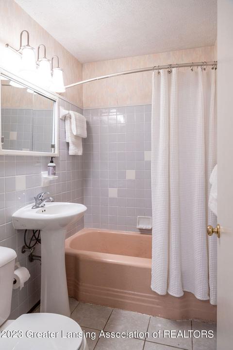 4427 Barton Rd, Lansing, MI 48917 photo 50
