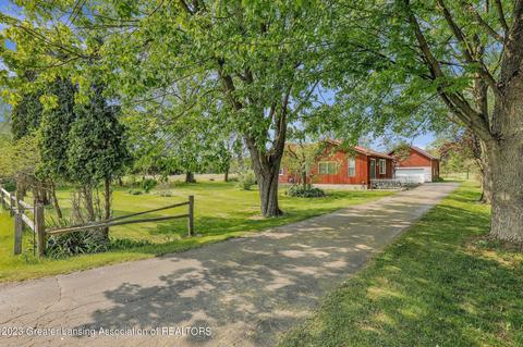 8180 W Herbison Rd, Eagle, MI 48822