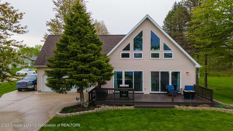 1091 Clubhouse Dr, Weidman, MI 48893