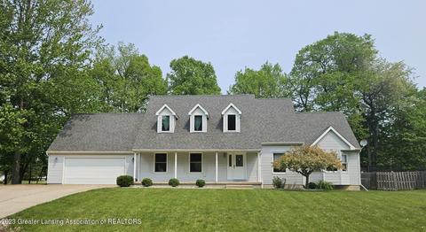 705 Feasel St, Eaton Rapids, MI 48827