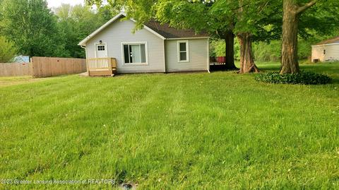 2415 Midwood St, Lansing, MI 48911