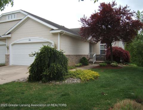1733 S Crystal Cv, Haslett, MI 48840