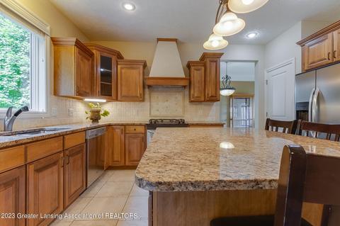 4300 Chancellor Dr, Dewitt, MI 48820 photo 7