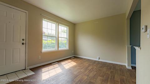 6318 Beechfield Dr, Lansing, MI 48911 photo 11