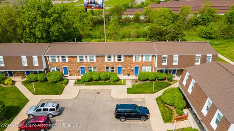 6318 Beechfield Dr, Lansing, MI 48911 photo 2