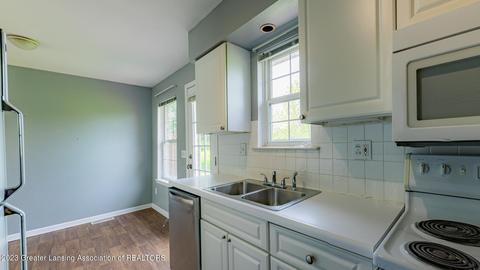 6318 Beechfield Dr, Lansing, MI 48911 photo 7