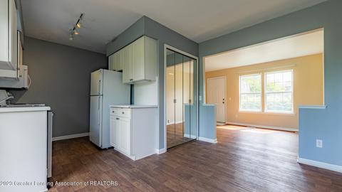 6318 Beechfield Dr, Lansing, MI 48911 photo 8