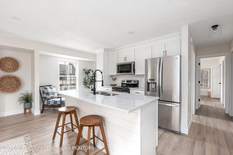2825 Staten #24, Lansing, MI 48910