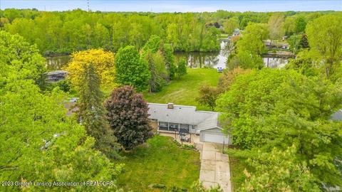 7086 Dove Ln, Dimondale, MI 48821