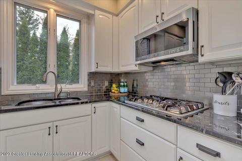2056 N Timberview Dr, Okemos, MI 48864 photo 17