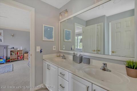 2056 N Timberview Dr, Okemos, MI 48864 photo 33