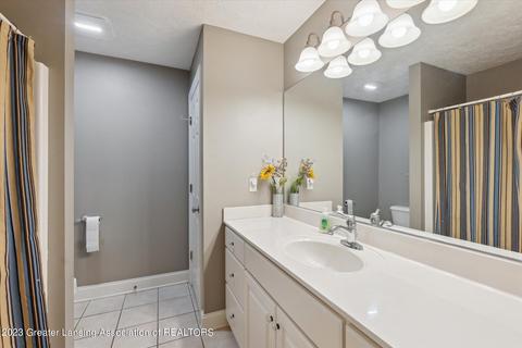 2027 Arbor Meadows Dr, Dewitt, MI 48820 photo 32