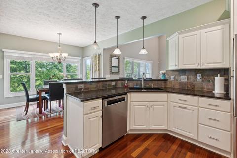 2027 Arbor Meadows Dr, Dewitt, MI 48820 photo 16