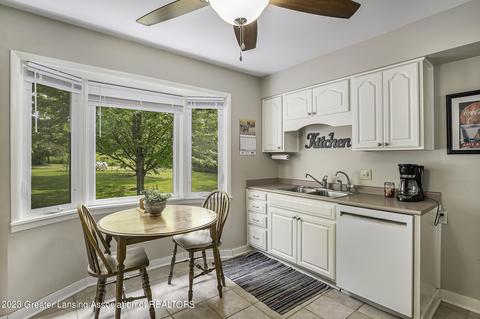 2400 Green Rd, Saint Johns, MI 48879 photo 12