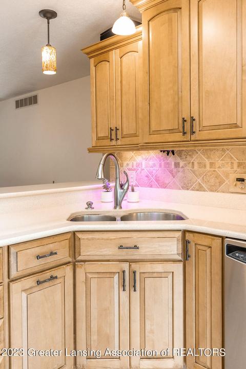 520 Sherman Rd, Lansing, MI 48917 photo 13
