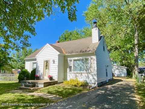 203 Harriet Ave, Lansing, MI 48917