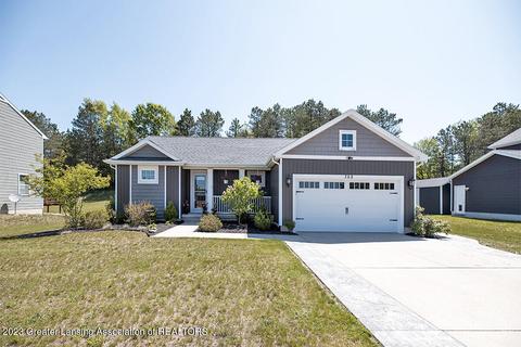 368 Clearwater Dr, Perry, MI 48872