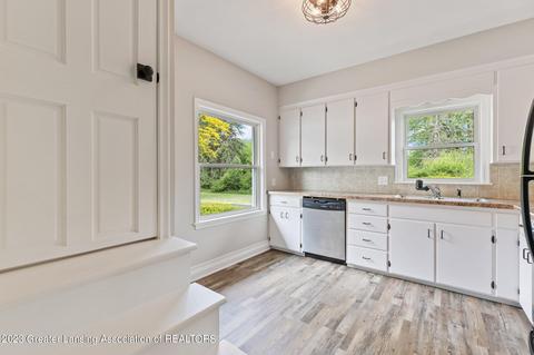 1240 W Stoll Rd, Dewitt, MI 48820 photo 9