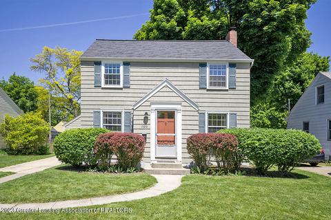 1520 Berkeley Dr, Lansing, MI 48910