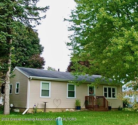 3206 Shetland Rd, Lansing, MI 48911