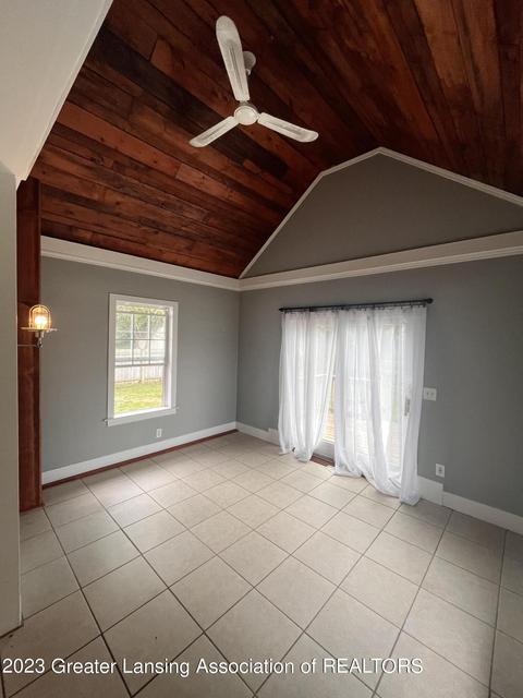 1973 Chestnut St, Holt, MI 48842 photo 14