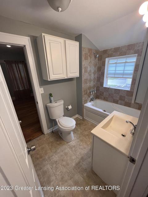 1973 Chestnut St, Holt, MI 48842 photo 21