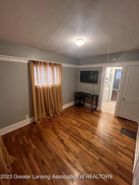 1973 Chestnut St, Holt, MI 48842 photo 17
