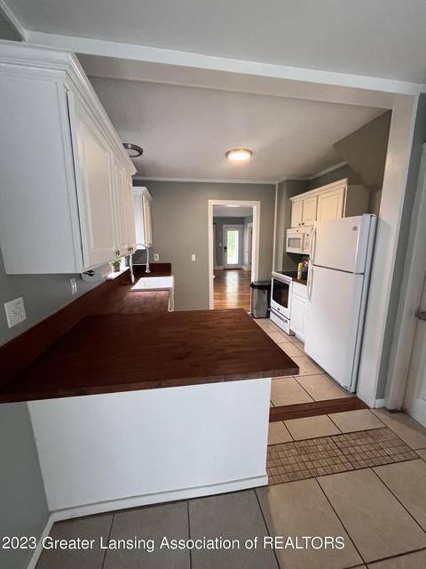 1973 Chestnut St, Holt, MI 48842 photo 12