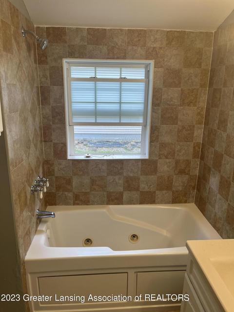 1973 Chestnut St, Holt, MI 48842 photo 20