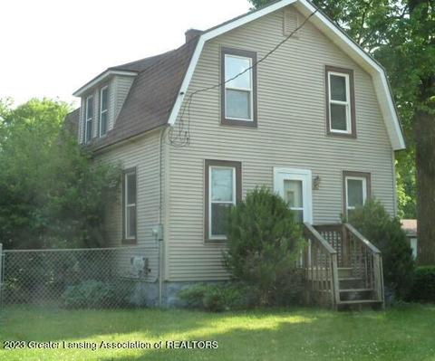 902 Warren Ave, Charlotte, MI 48813